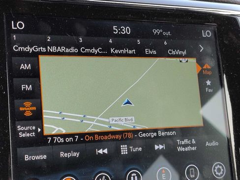 Used 2022 Jeep Grand Cherokee Limited w/ Tech Group AWD/4WD image 31