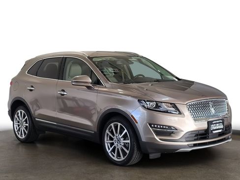 Used 2019 Lincoln MKC Reserve w/ MKC Climate Package FWD image 3
