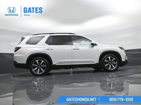 Certified 2025 Honda Pilot Elite image 41