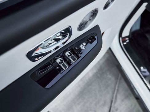 Used 2026 Rolls-Royce Cullinan AWD/4WD image 38