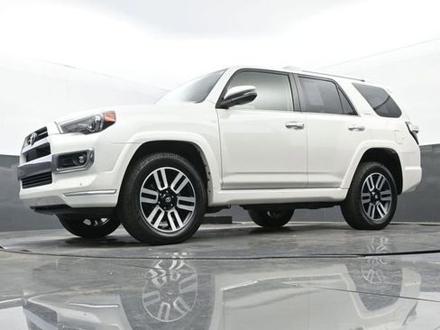 Used 2021 Toyota 4Runner Limited AWD/4WD image 28