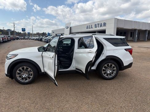 New 2026 Ford Explorer Platinum image 21