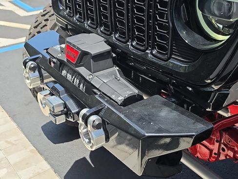 Used 2022 Jeep Gladiator Sport AWD/4WD image 13