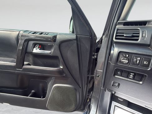 Used 2020 Toyota 4Runner TRD Off-Road Premium w/ Moonroof Package AWD/4WD image 26