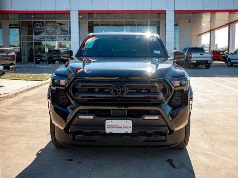 Used 2025 Toyota Tacoma SR5 image 39