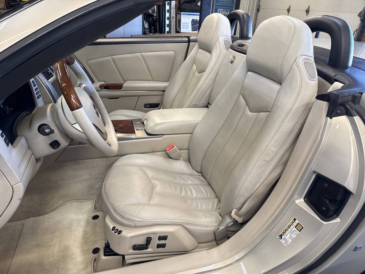 Used 2006 Cadillac XLR RWD image 18