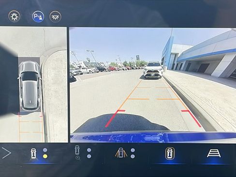 Used 2025 Chevrolet Equinox RS w/ Safety and Technology Package FWD image 22
