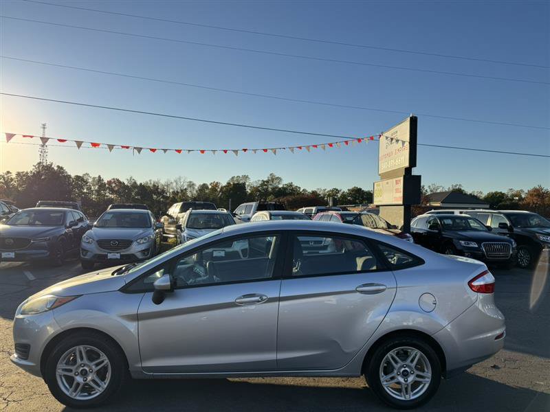 Used 2018 Ford Fiesta SE FWD image 4