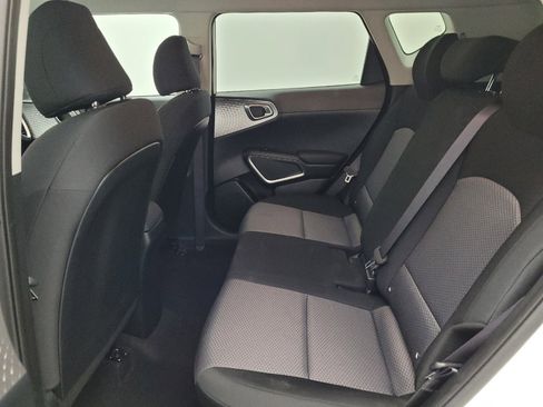 Used 2025 Kia Soul LX w/ LX Technology Package image 18