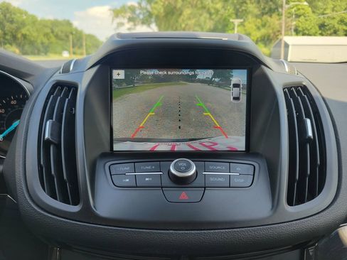 Used 2017 Ford Escape SE w/ Equipment Group 201A AWD/4WD image 17