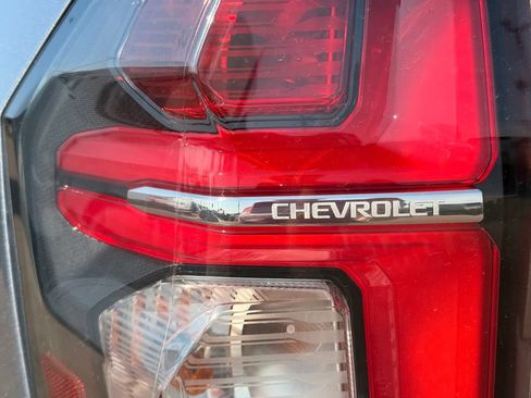 Used 2021 Chevrolet Tahoe Z71 w/ Z71 Off-Road Package AWD/4WD image 14