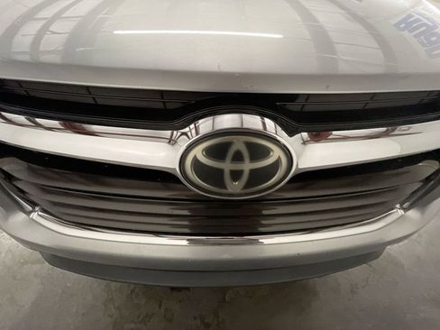 Used 2014 Toyota Highlander Limited Platinum image 29