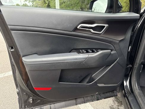 Used 2024 Kia Sportage EX AWD/4WD image 17