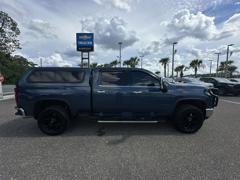 Used 2025 Chevrolet Silverado 2500 LTZ w/ LTZ Premium Package AWD/4WD image 17