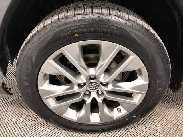 Used 2019 Toyota RAV4 XLE Premium FWD image 28