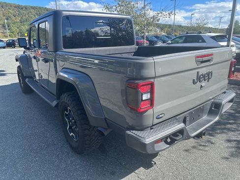 Used 2021 Jeep Gladiator Sport image 3