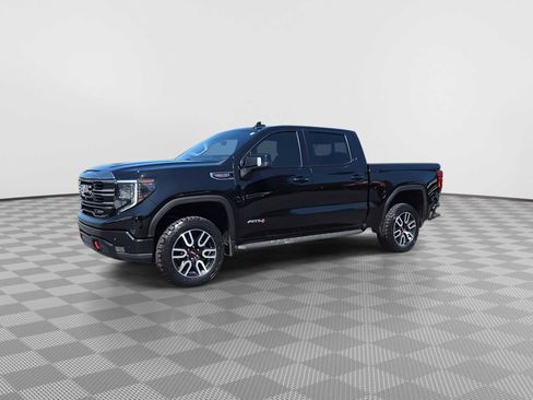 Used 2022 GMC Sierra 1500 AT4 w/ AT4 Premium Package AWD/4WD image 4