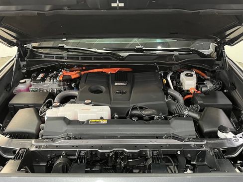 Used 2024 Toyota Sequoia SR5 w/ SR5 Premium Package AWD/4WD image 6