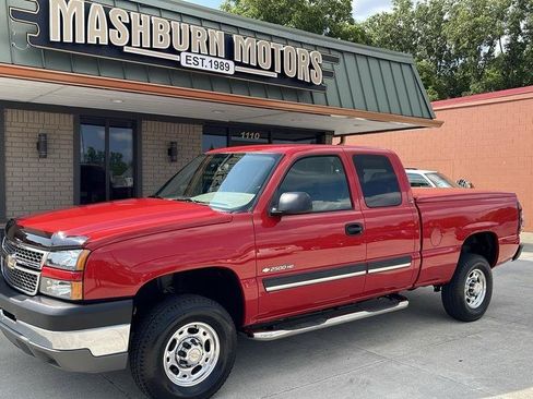 Used 2005 Chevrolet Silverado 2500 LS AWD/4WD image 2