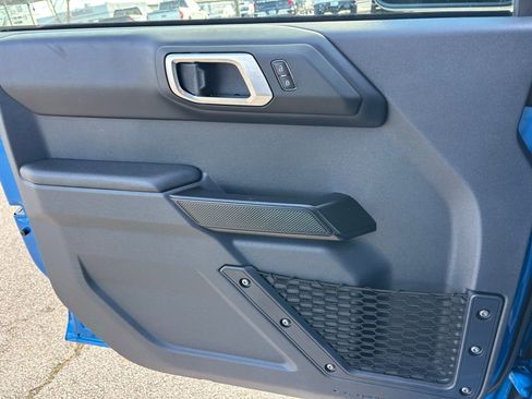 Used 2025 Ford Bronco Badlands AWD/4WD image 18