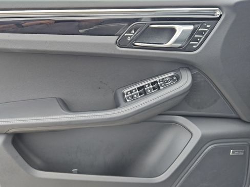 Certified 2026 Porsche Macan image 22