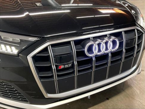 Used 2023 Audi SQ7 Premium Plus w/ Executive Package AWD/4WD image 30