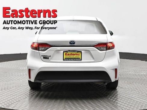 Used 2024 Toyota Corolla LE w/ LE Convenience Package FWD image 6