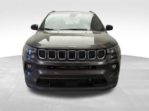 Used 2023 Jeep Compass Latitude AWD/4WD image 11