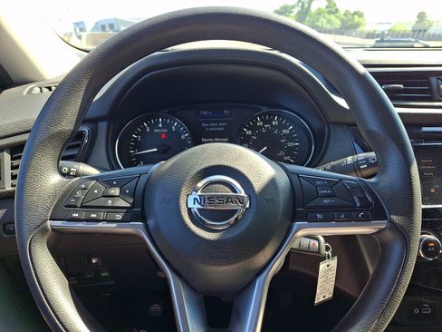 Used 2019 Nissan Rogue S AWD/4WD image 18