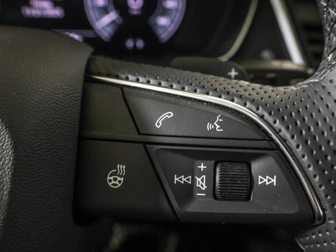 Used 2024 Audi Q5 e Premium Plus w/ Premium Plus Package image 29