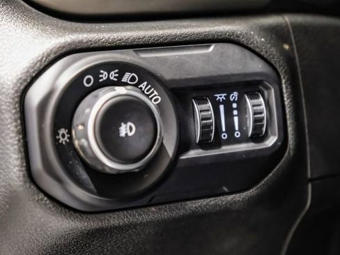 Used 2018 Jeep Wrangler Sport S image 31