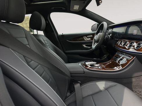 Used 2019 Mercedes-Benz E 300 4MATIC image 15