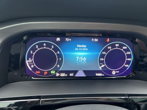 Used 2024 Volkswagen Atlas Cross Sport SE w/ Panoramic Sunroof Package image 19