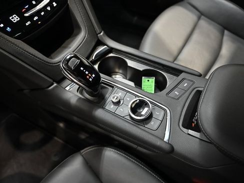 Used 2025 Cadillac XT6 Premium Luxury image 20