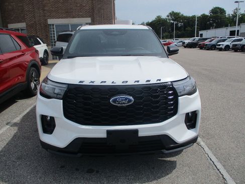 New 2026 Ford Explorer ST-Line AWD/4WD image 2