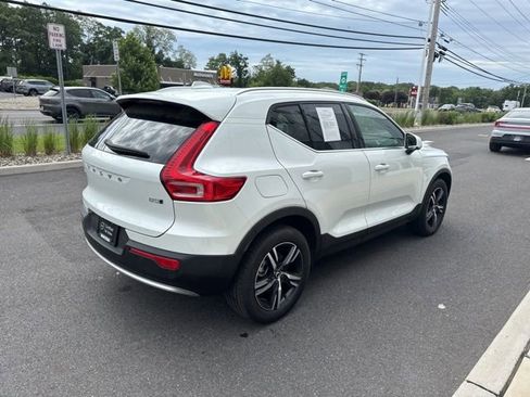 Certified 2025 Volvo XC40 B5 Core AWD/4WD image 5