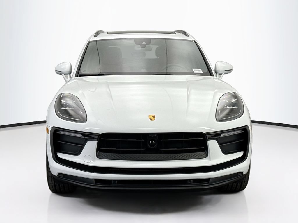 Used 2026 Porsche Macan AWD/4WD image 10