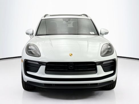 Used 2026 Porsche Macan AWD/4WD image 10