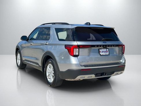 Used 2025 Ford Explorer Active w/ Active Comfort Package RWD image 7