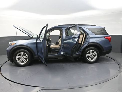 Used 2021 Ford Explorer XLT w/ Equipment Group 202A AWD/4WD image 42