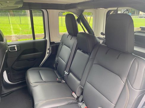 New 2025 Jeep Wrangler Unlimited Sahara AWD/4WD image 24