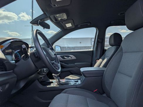 Used 2023 Chevrolet Traverse LT AWD/4WD image 8