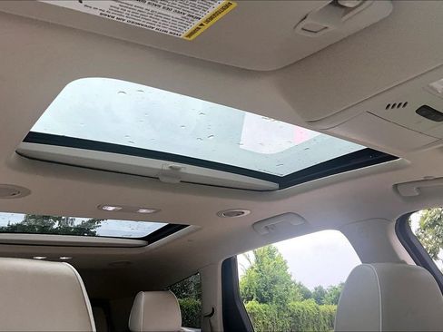 Used 2023 Buick Enclave Avenir w/ Avenir Technology Package FWD image 24