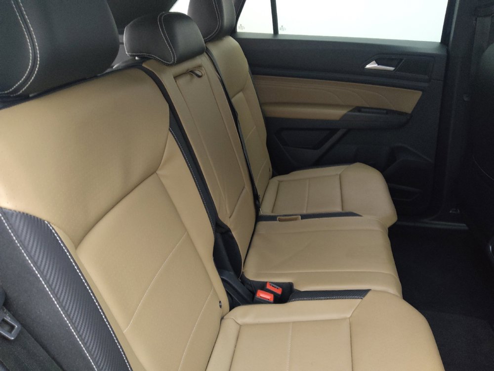 Used 2021 Volkswagen Atlas Cross Sport SE w/ Panoramic Sunroof Package FWD image 19