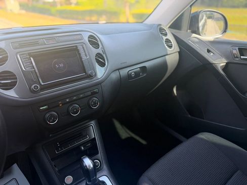 Used 2017 Volkswagen Tiguan Limited w/ Premium Package image 20