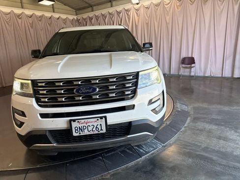 Used 2016 Ford Explorer XLT w/ Equipment Group 201A AWD/4WD image 2
