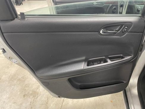 Used 2006 Chevrolet Impala LT w/ Preferred Equipment Group FWD image 16