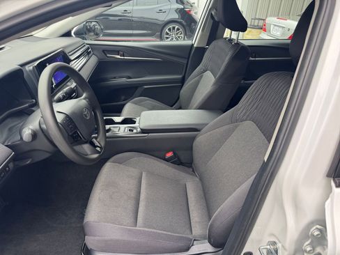 Used 2025 Toyota Camry LE FWD image 14