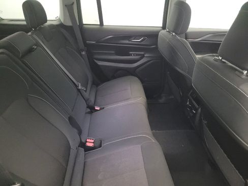 Used 2023 Jeep Grand Cherokee Laredo image 19