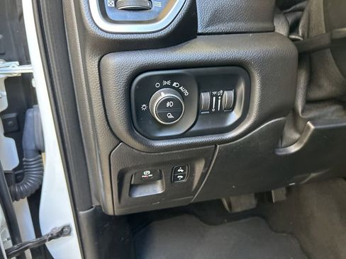 Used 2019 RAM 1500 Big Horn AWD/4WD image 38